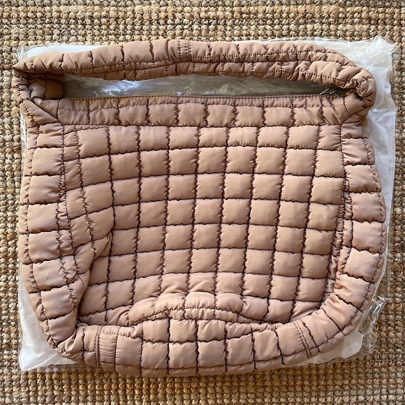 1 LEFT ✨NEW Free People FP Movement Quilted Carryall In Desert Sands - Picture 10 of 11